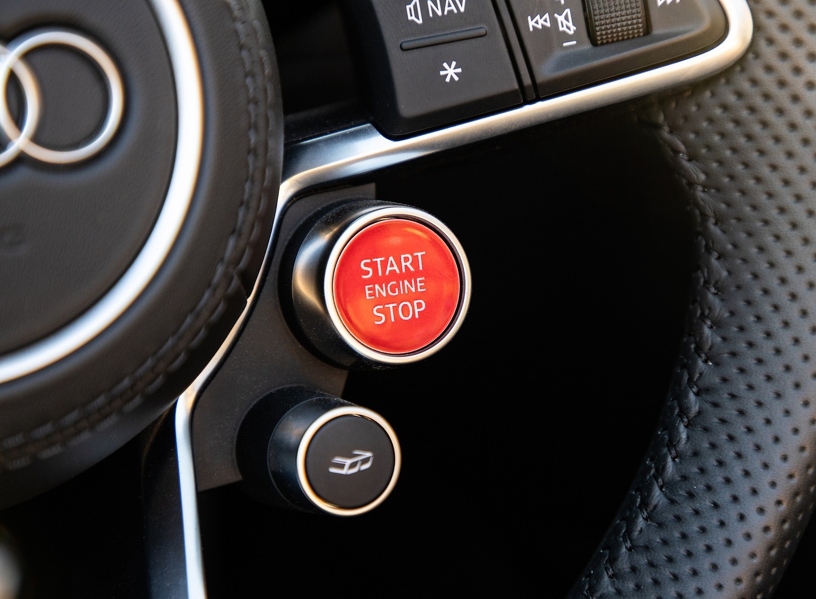2020 Audi R8 Spyder (US-Spec) Interior Steering Wheel Wallpapers #35 of 46