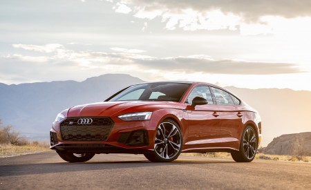 2020 Audi S5 Sportback (US-Spec) Front Three-Quarter Wallpapers 450x275 (13)