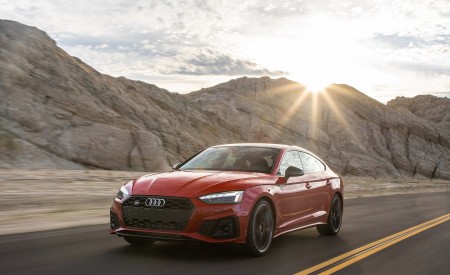 2020 Audi S5 Sportback (US-Spec) Front Three-Quarter Wallpapers 450x275 (4)