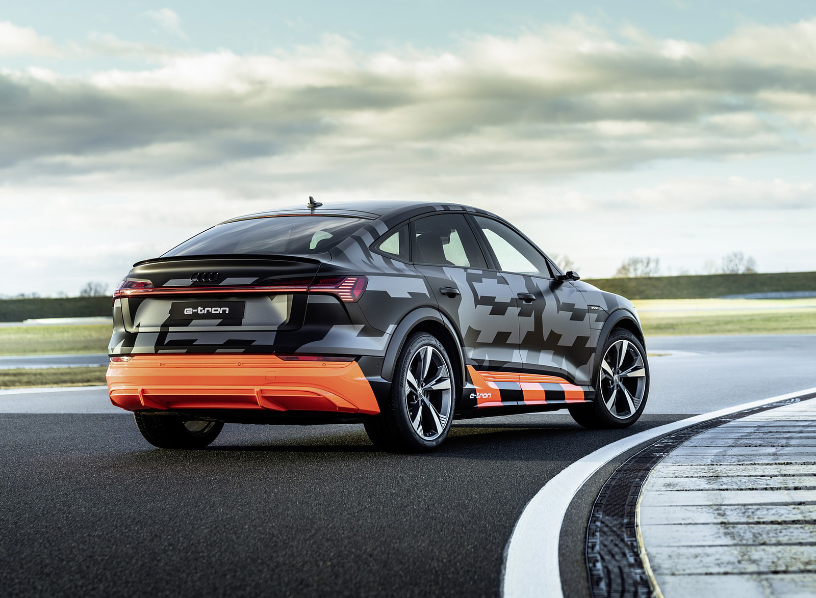 2020 Audi e-tron S Sportback Concept Rear Three-Quarter Wallpapers #36 of 61