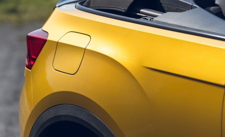 2020 Volkswagen T-Roc R-Line Cabriolet (UK-Spec) Detail Wallpapers 450x275 (94)