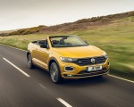 2020 Volkswagen T-Roc R-Line Cabriolet (UK-Spec) Front Three-Quarter Wallpapers 150x120 (15)