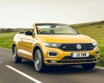 2020 Volkswagen T-Roc R-Line Cabriolet (UK-Spec) Front Three-Quarter Wallpapers 150x120 (27)