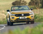 2020 Volkswagen T-Roc R-Line Cabriolet (UK-Spec) Front Wallpapers 150x120 (6)