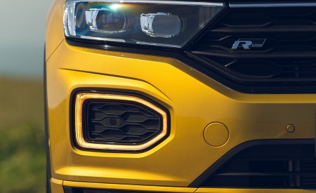 2020 Volkswagen T-Roc R-Line Cabriolet (UK-Spec) Headlight Wallpapers 450x275 (78)