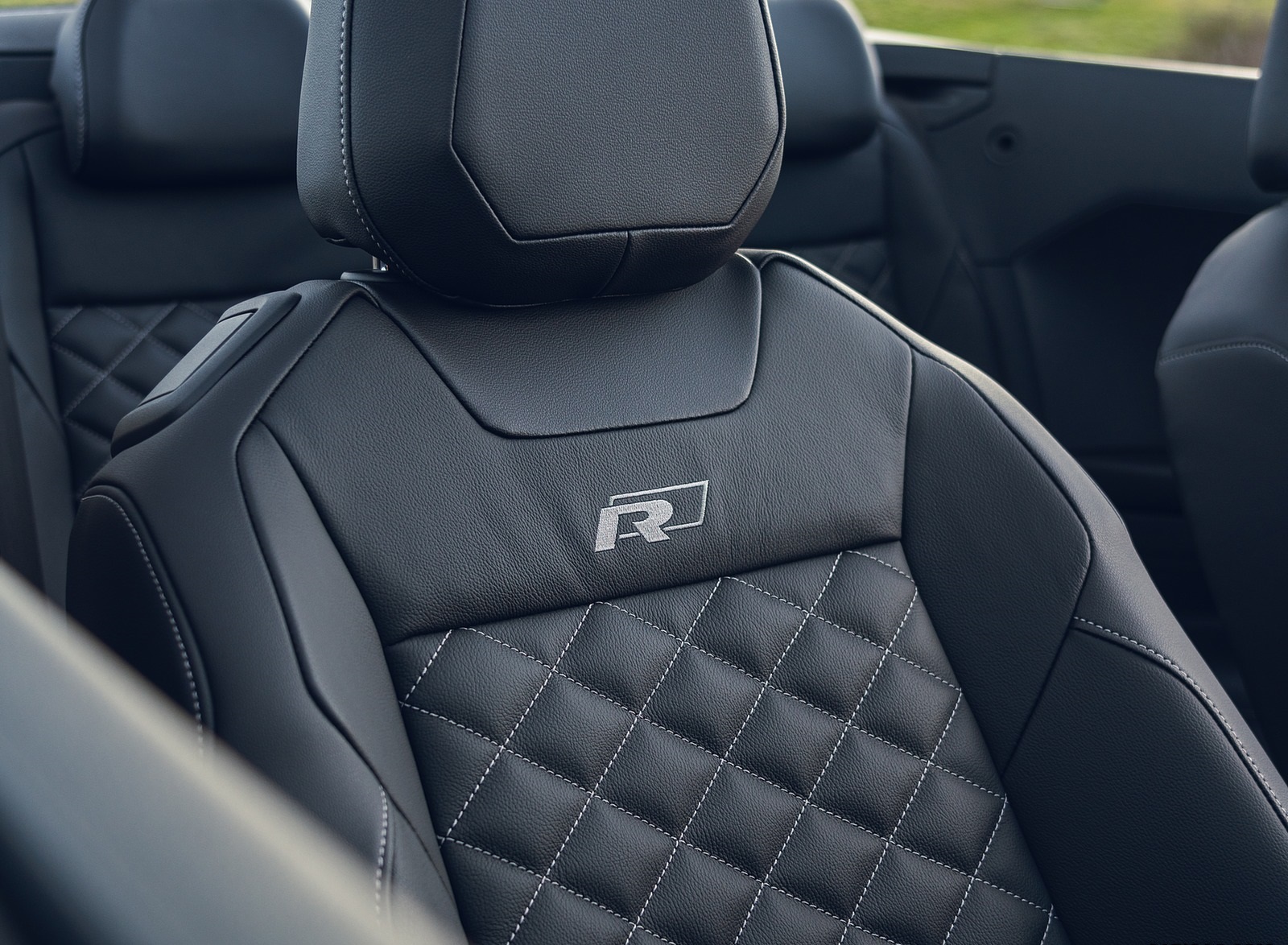 2020 Volkswagen T-Roc R-Line Cabriolet (UK-Spec) Interior Front Seats Wallpapers #111 of 126
