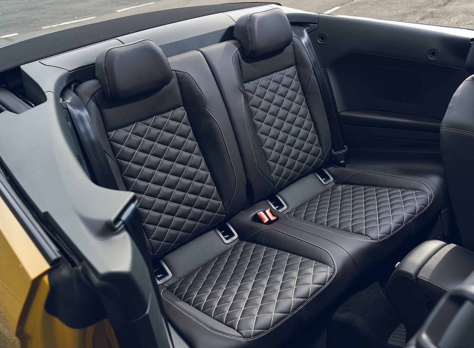 2020 Volkswagen T-Roc R-Line Cabriolet (UK-Spec) Interior Rear Seats Wallpapers #124 of 126