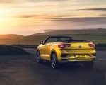 2020 Volkswagen T-Roc R-Line Cabriolet (UK-Spec) Rear Three-Quarter Wallpapers 150x120 (69)