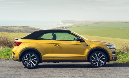 2020 Volkswagen T-Roc R-Line Cabriolet (UK-Spec) Side Wallpapers 450x275 (66)