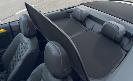 2020 Volkswagen T-Roc R-Line Cabriolet (UK-Spec) Wind Deflector Wallpapers 450x275 (121)