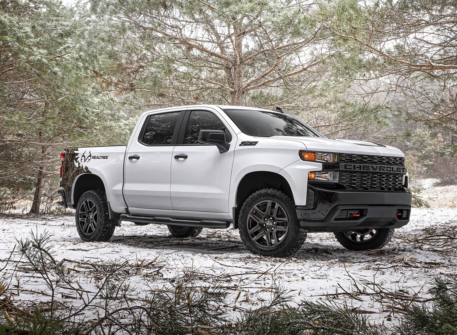 2021 Chevrolet Silverado Realtree Edition Front Three-Quarter Wallpapers (1)