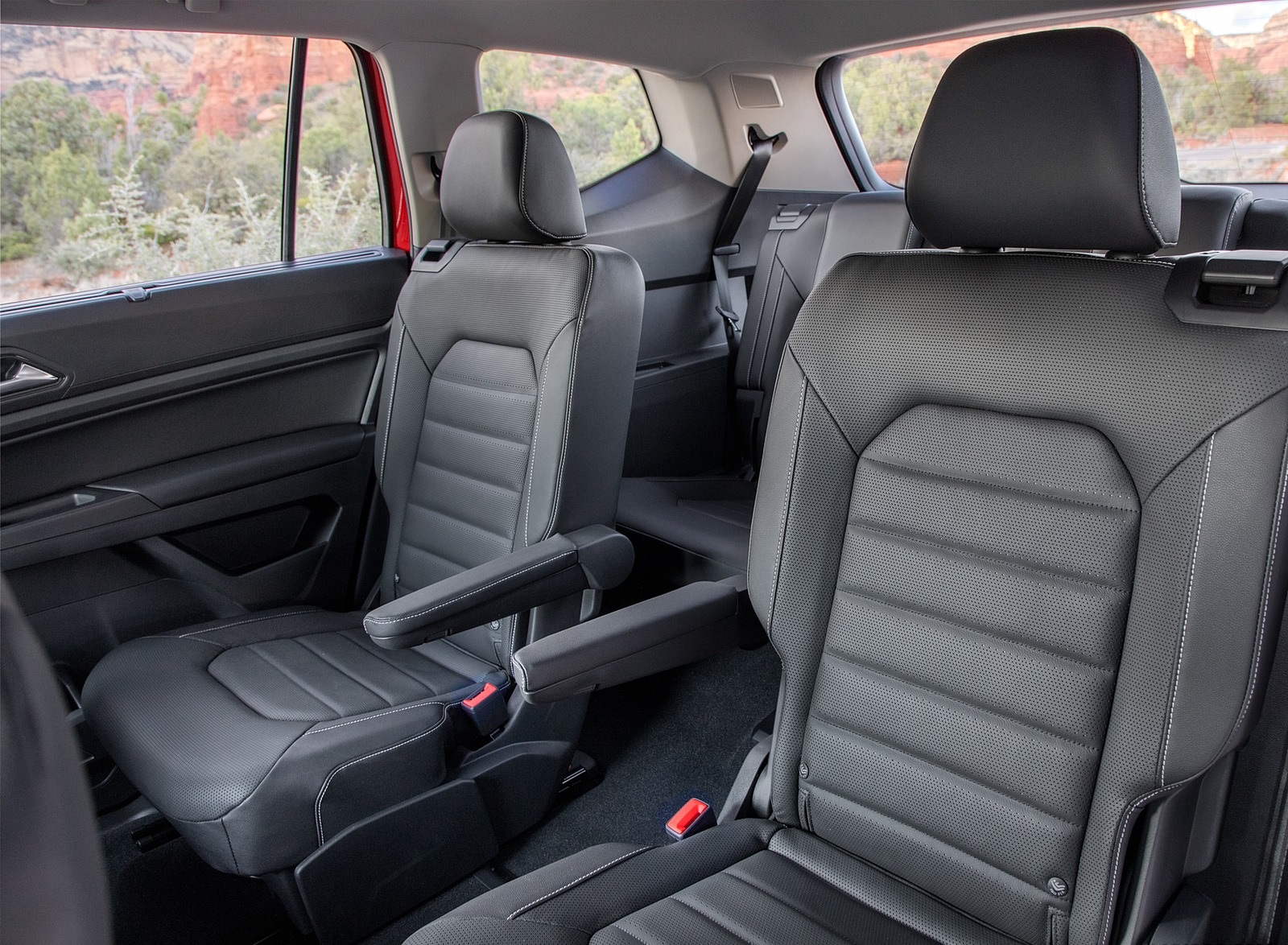 2021 Volkswagen Atlas SEL Premium 4Motion Interior Rear Seats Wallpapers #24 of 30