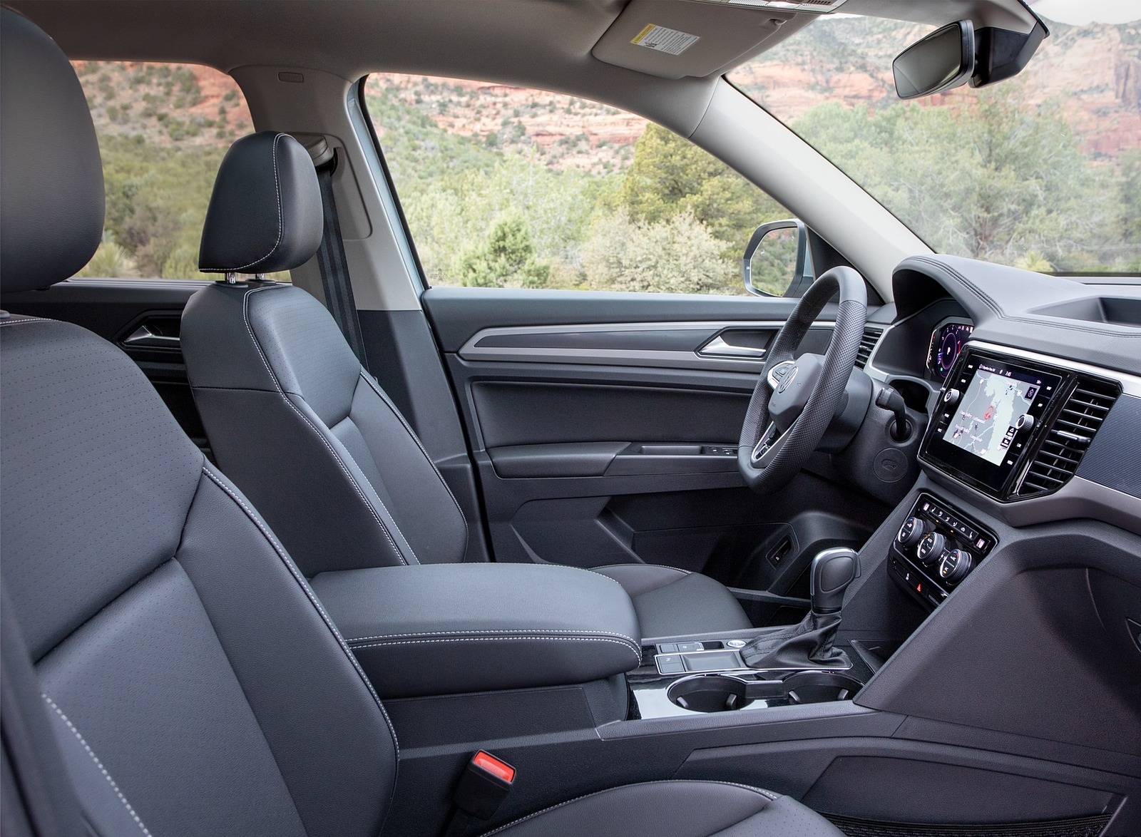 2021 Volkswagen Atlas SEL R-line Interior Front Seats Wallpapers #38 of 45