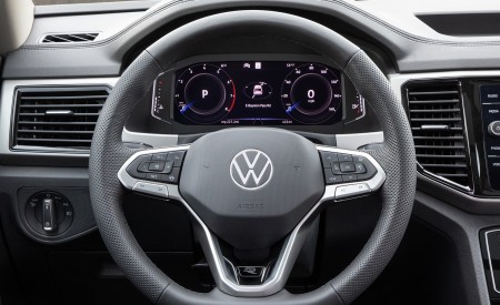 2021 Volkswagen Atlas SEL R-line Interior Steering Wheel Wallpapers 450x275 (18)