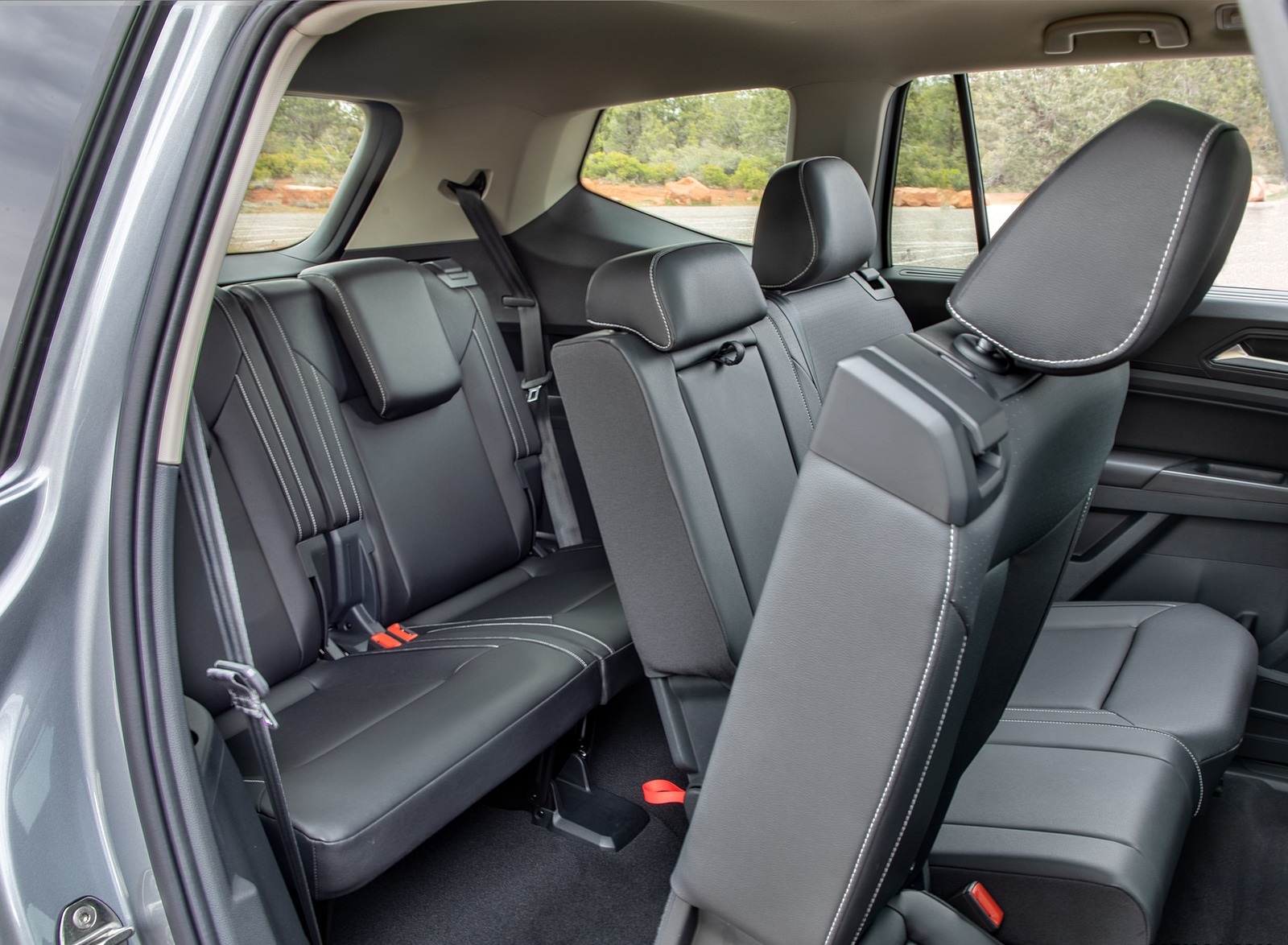 2021 Volkswagen Atlas SEL R-line Interior Third Row Seats Wallpapers #40 of 45