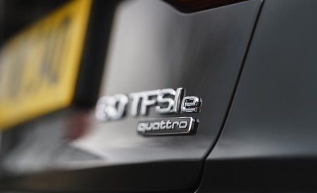 2020 Audi A8 L 60 TFSI e quattro (Plug-In Hybrid UK-Spec) Badge Wallpapers 450x275 (79)