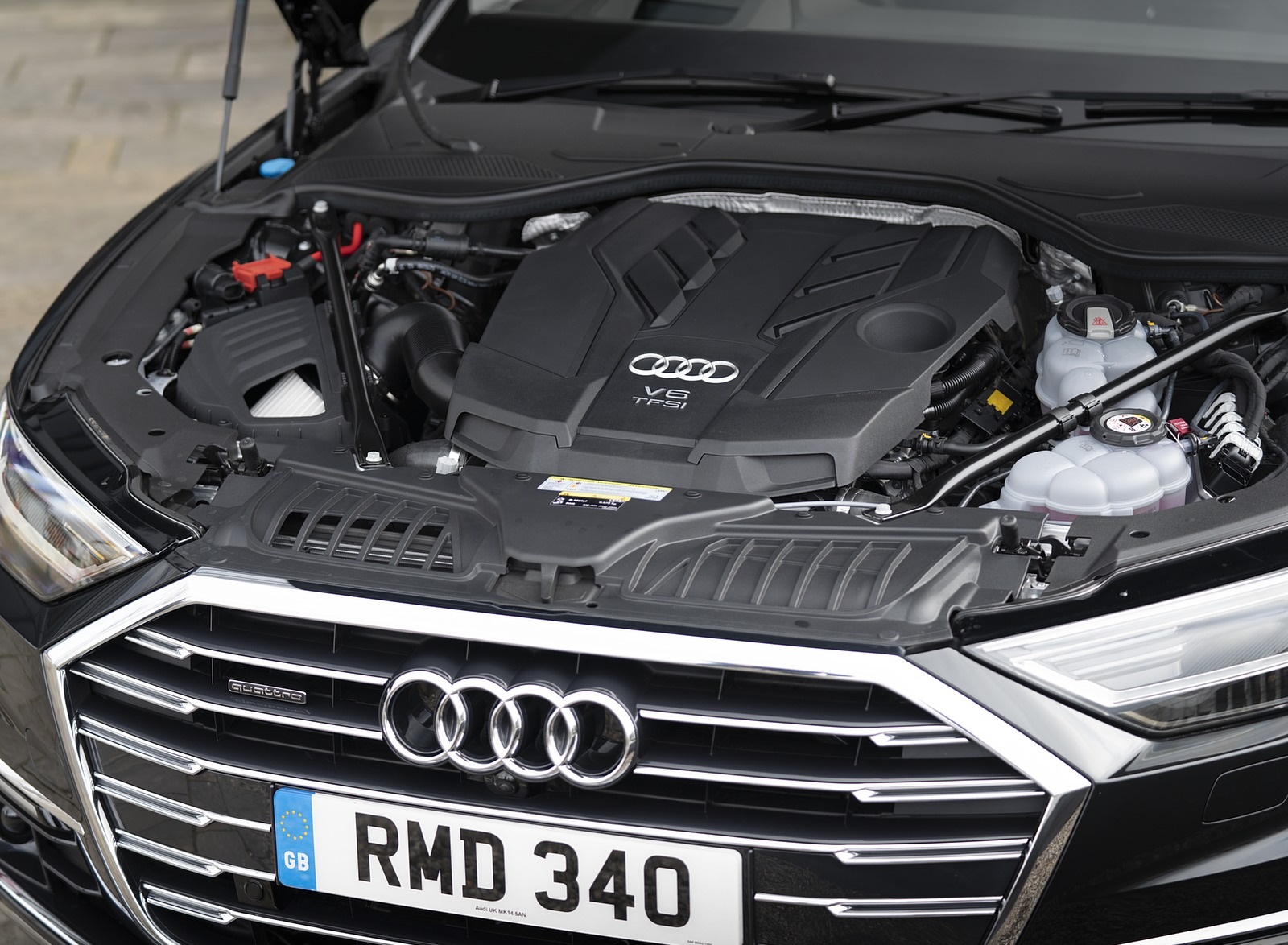 2020 Audi A8 L 60 TFSI e quattro (Plug-In Hybrid UK-Spec) Engine Wallpapers #71 of 128