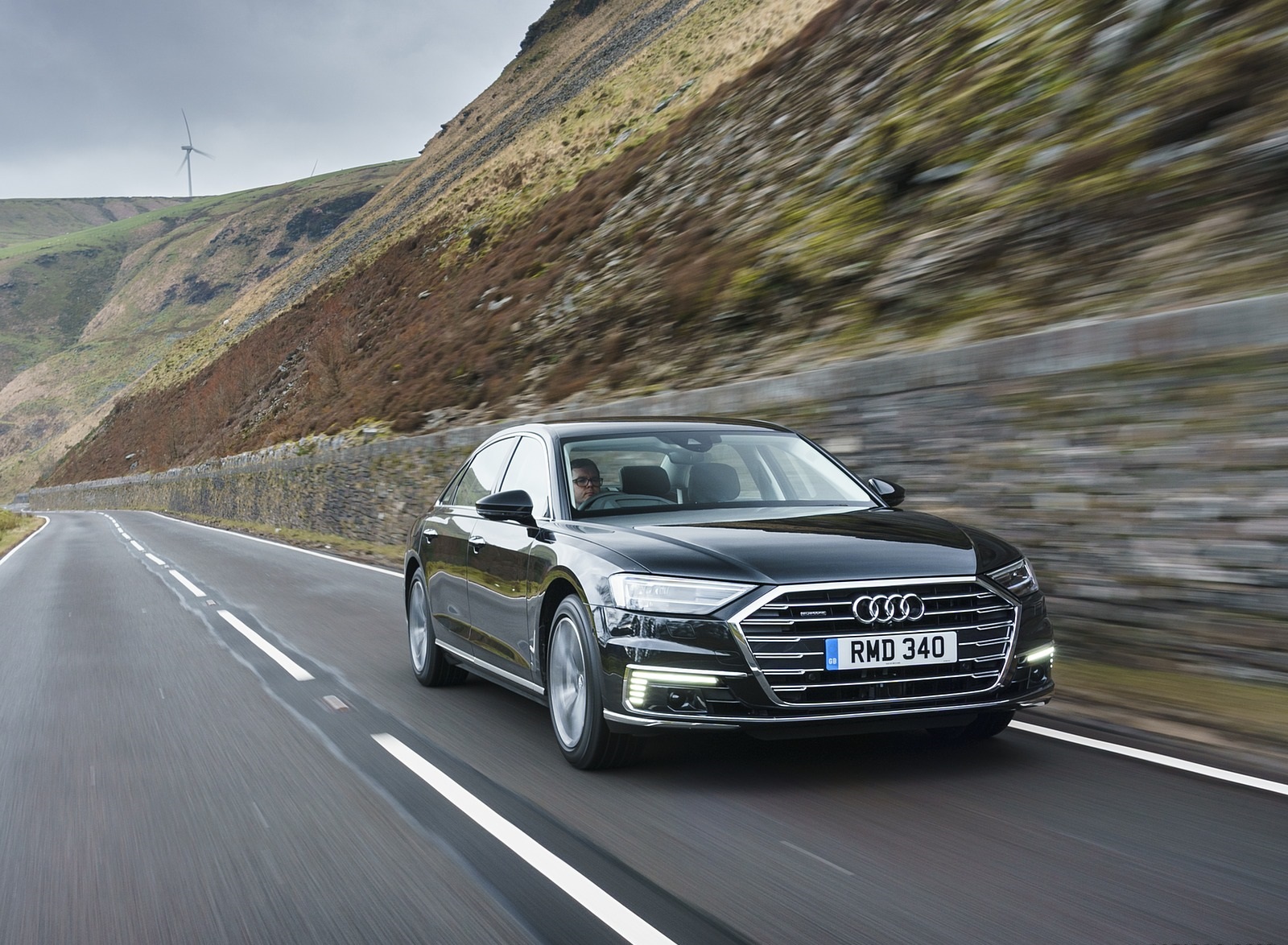 2020 Audi A8 L 60 TFSI e quattro (Plug-In Hybrid UK-Spec) Front Three-Quarter Wallpapers (4)