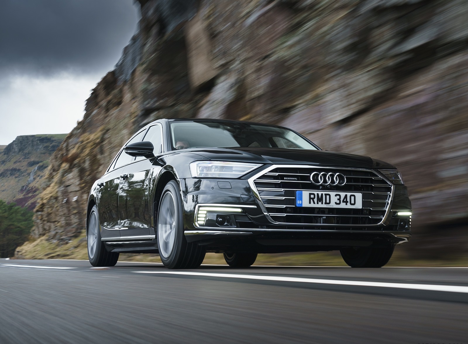 2020 Audi A8 L 60 TFSI e quattro (Plug-In Hybrid UK-Spec) Front Three-Quarter Wallpapers (6)