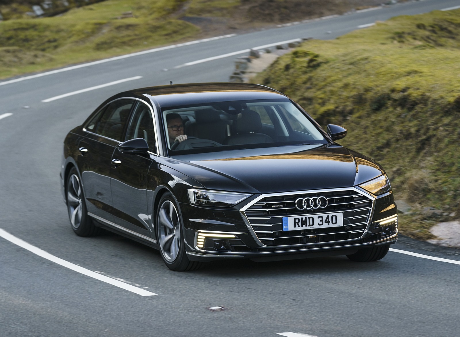 2020 Audi A8 L 60 TFSI e quattro (Plug-In Hybrid UK-Spec) Front Three-Quarter Wallpapers (7)