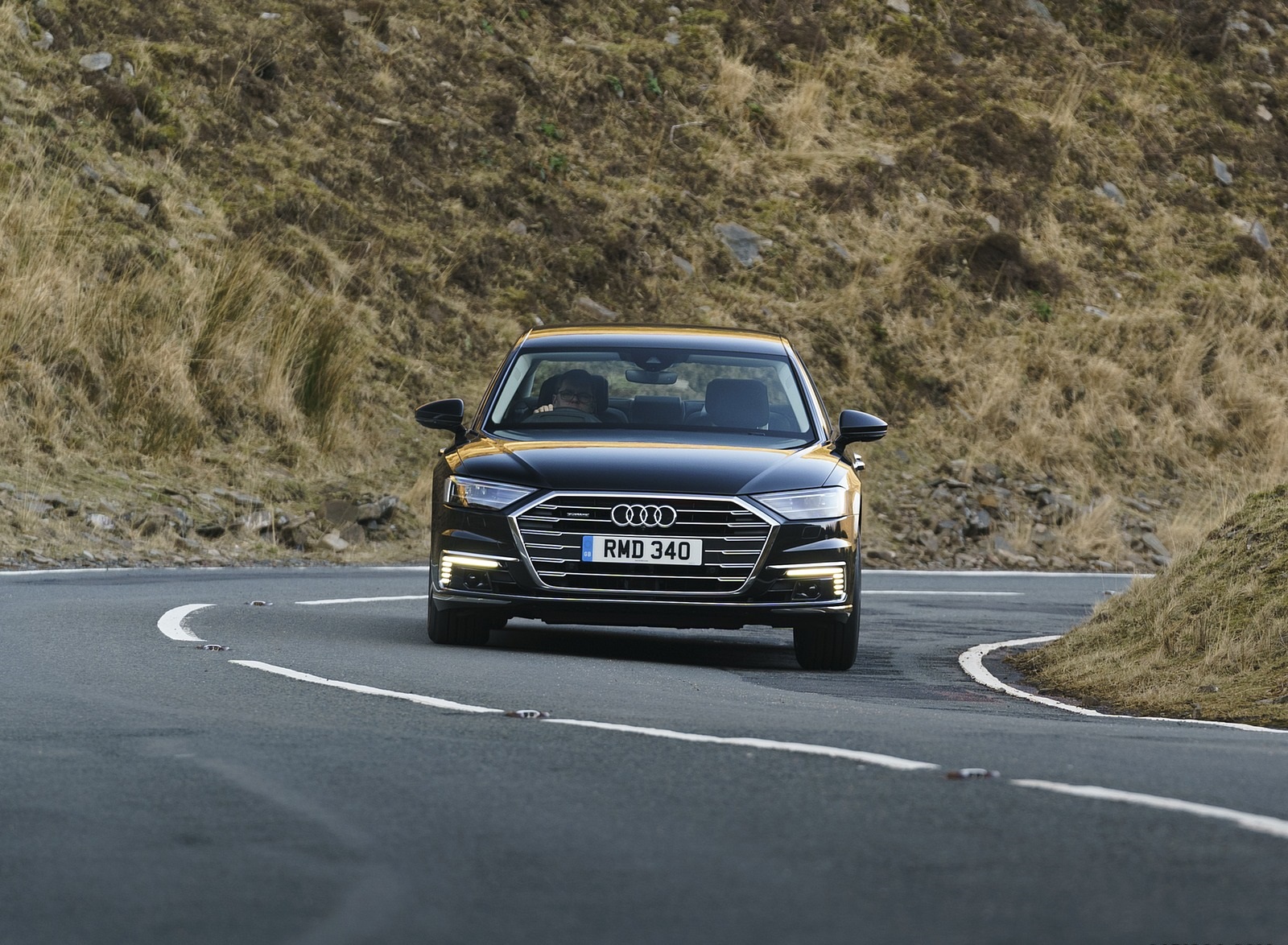 2020 Audi A8 L 60 TFSI e quattro (Plug-In Hybrid UK-Spec) Front Wallpapers #27 of 128