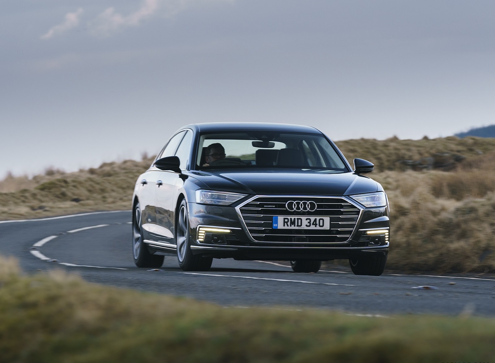 2020 Audi A8 L 60 TFSI e quattro (Plug-In Hybrid UK-Spec) Front Wallpapers #28 of 128