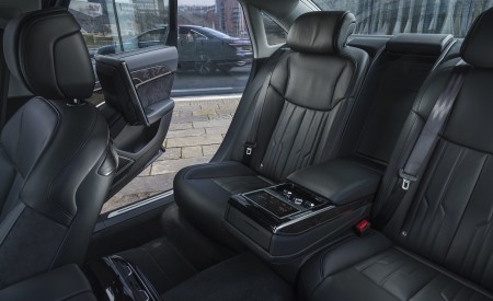 2020 Audi A8 L 60 TFSI e quattro (Plug-In Hybrid UK-Spec) Interior Rear Seats Wallpapers 450x275 (103)