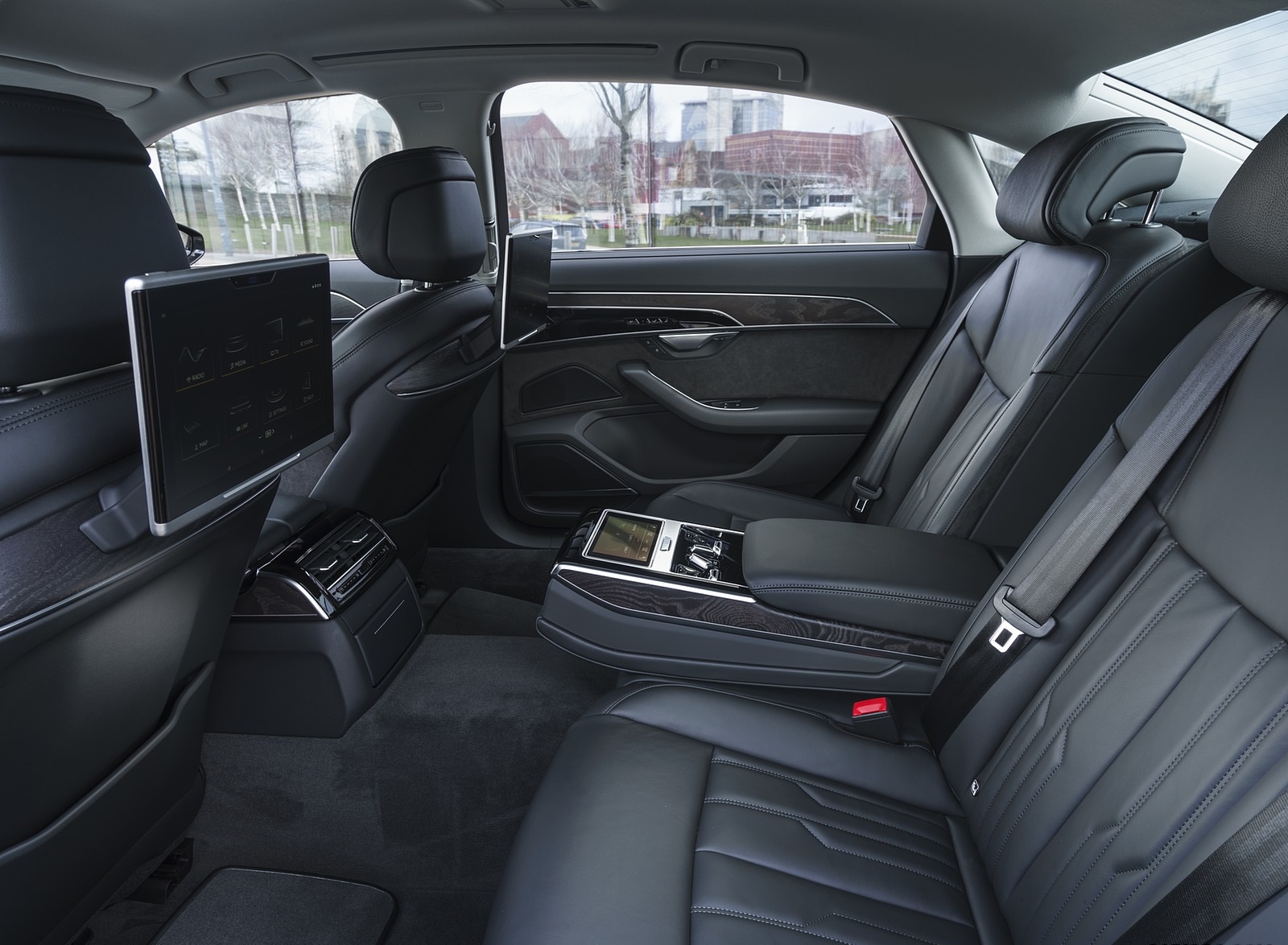 2020 Audi A8 L 60 TFSI e quattro (Plug-In Hybrid UK-Spec) Interior Rear Seats Wallpapers #101 of 128