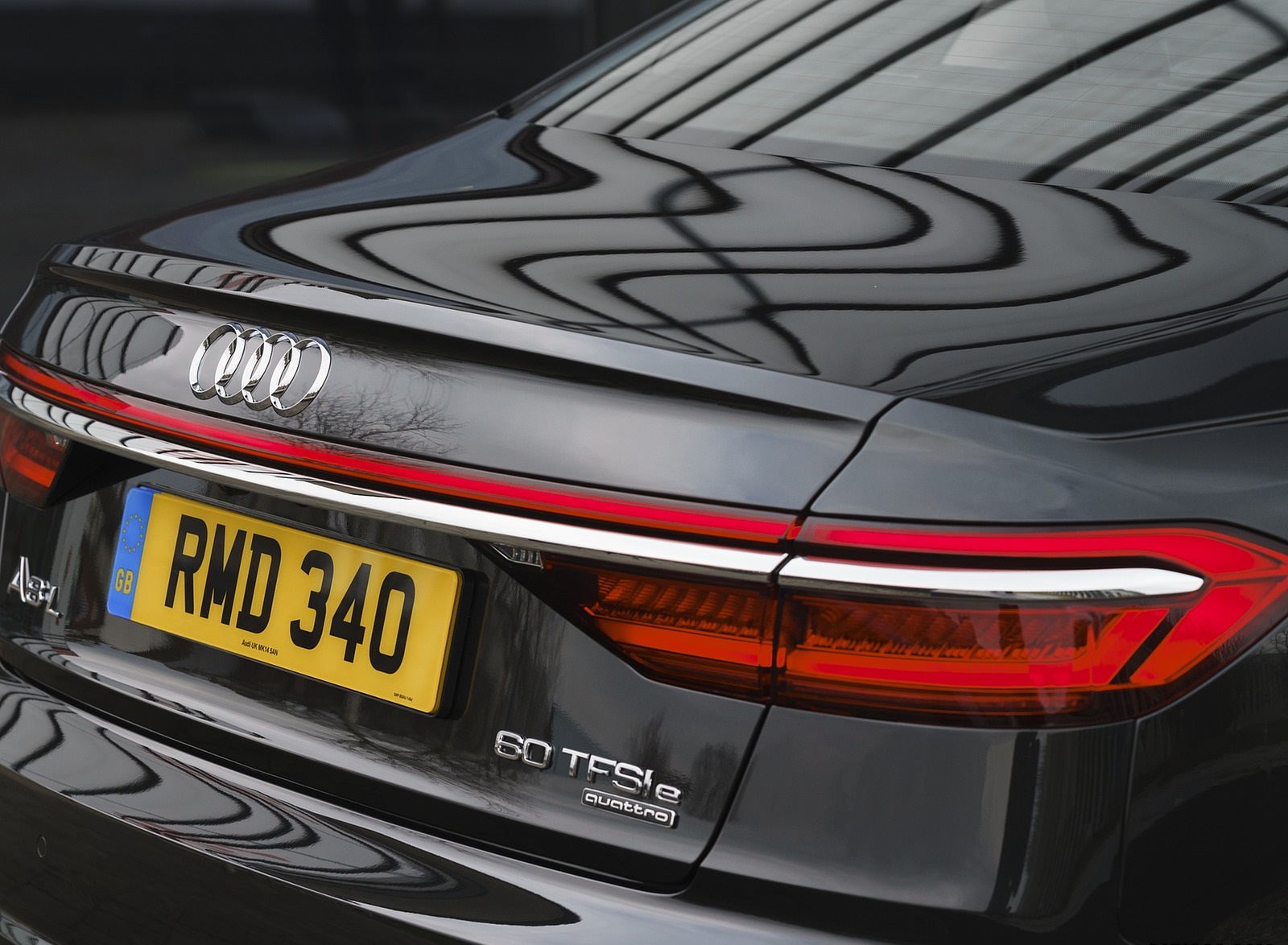 2020 Audi A8 L 60 TFSI e quattro (Plug-In Hybrid UK-Spec) Tail Light Wallpapers #68 of 128