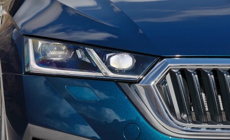 2020 Škoda Octavia Headlight Wallpapers 450x275 (35)