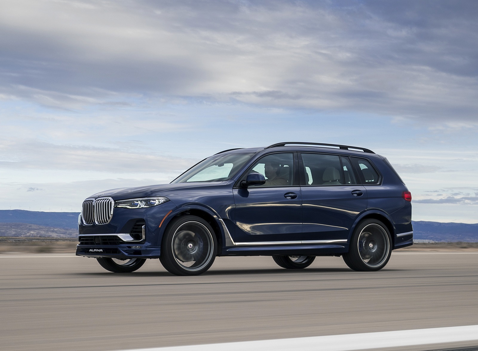 2021 ALPINA XB7 based on BMW X7 Front Three-Quarter Wallpapers (3)
