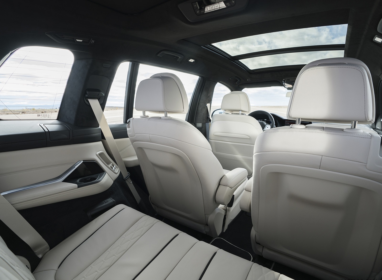 2021 ALPINA XB7 based on BMW X7 Interior Third Row Seats Wallpapers #33 of 33