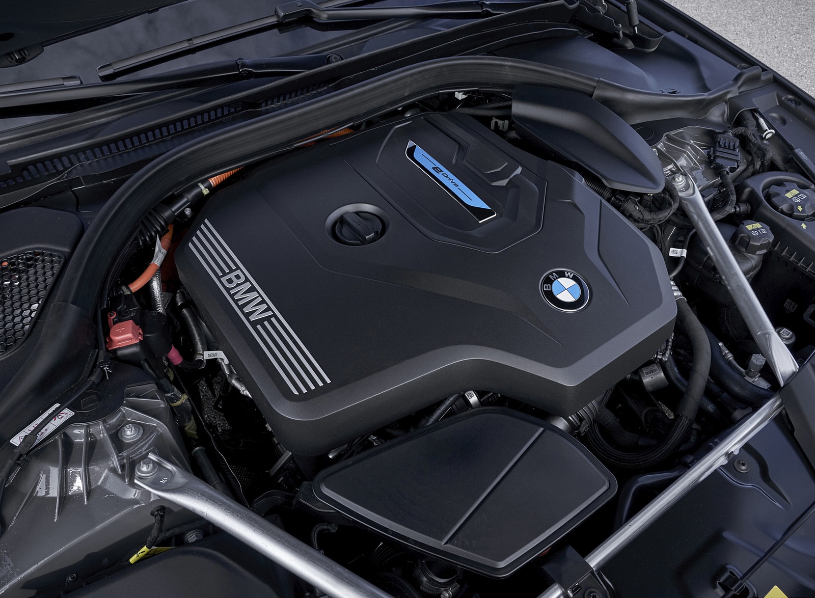 2021 BMW 5 Series 530e Plug-In Hybrid Engine Wallpapers  #76 of 92