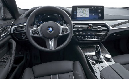2021 BMW 5 Series 530e Plug-In Hybrid Interior Wallpapers 450x275 (80)