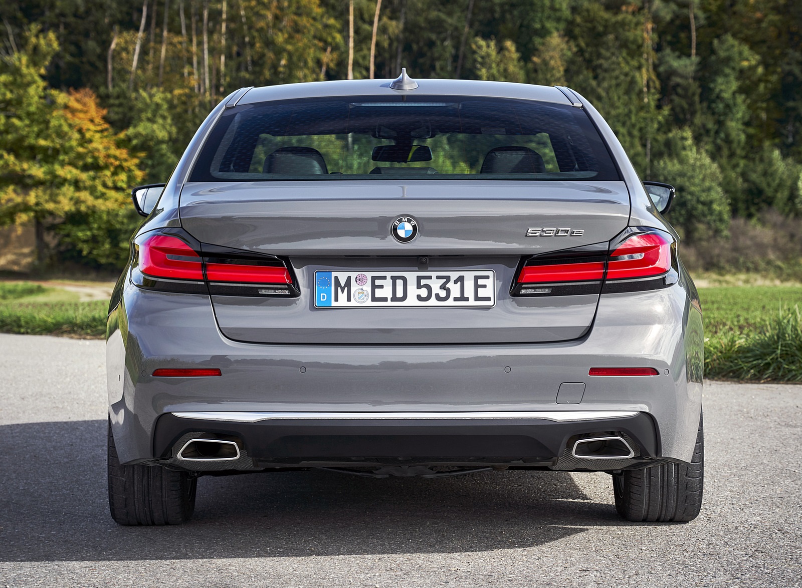 2021 BMW 5 Series 530e Plug-In Hybrid Rear Wallpapers #58 of 92