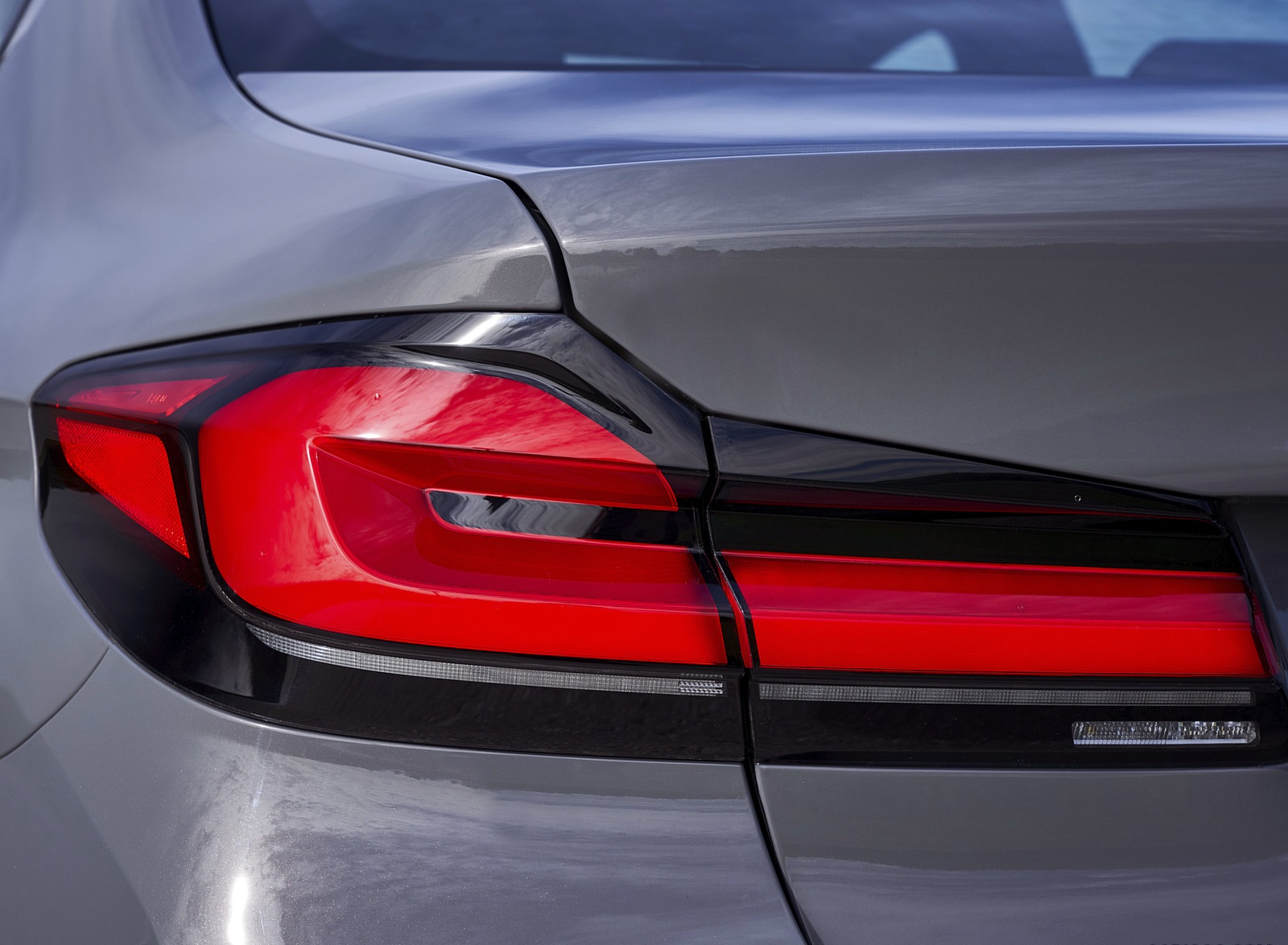 2021 BMW 5 Series 530e Plug-In Hybrid Tail Light Wallpapers #75 of 92