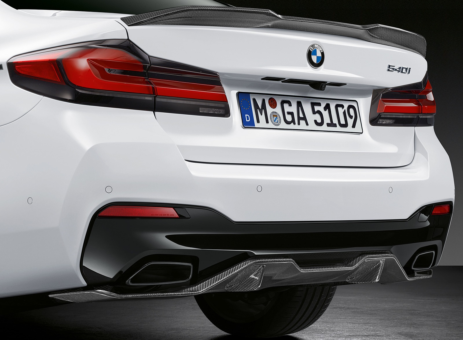 2021 BMW 5 Series M Performance Parts Exhaust Wallpapers #16 of 23