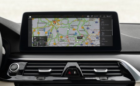 2021 BMW 530e xDrive Plug-In Hybrid Central Console Wallpapers  450x275 (35)