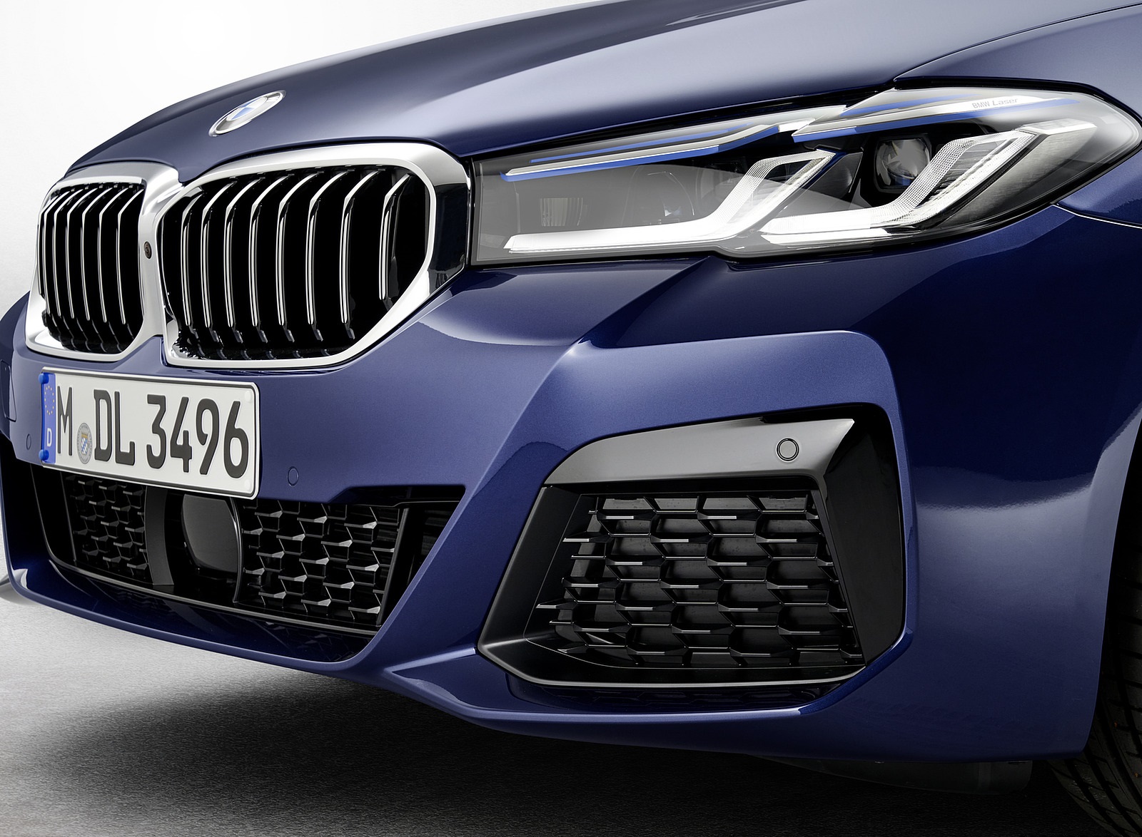 2021 BMW 530e xDrive Plug-In Hybrid Front Bumper Wallpapers #18 of 92