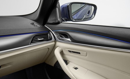 2021 BMW 530e xDrive Plug-In Hybrid Interior Detail Wallpapers 450x275 (30)