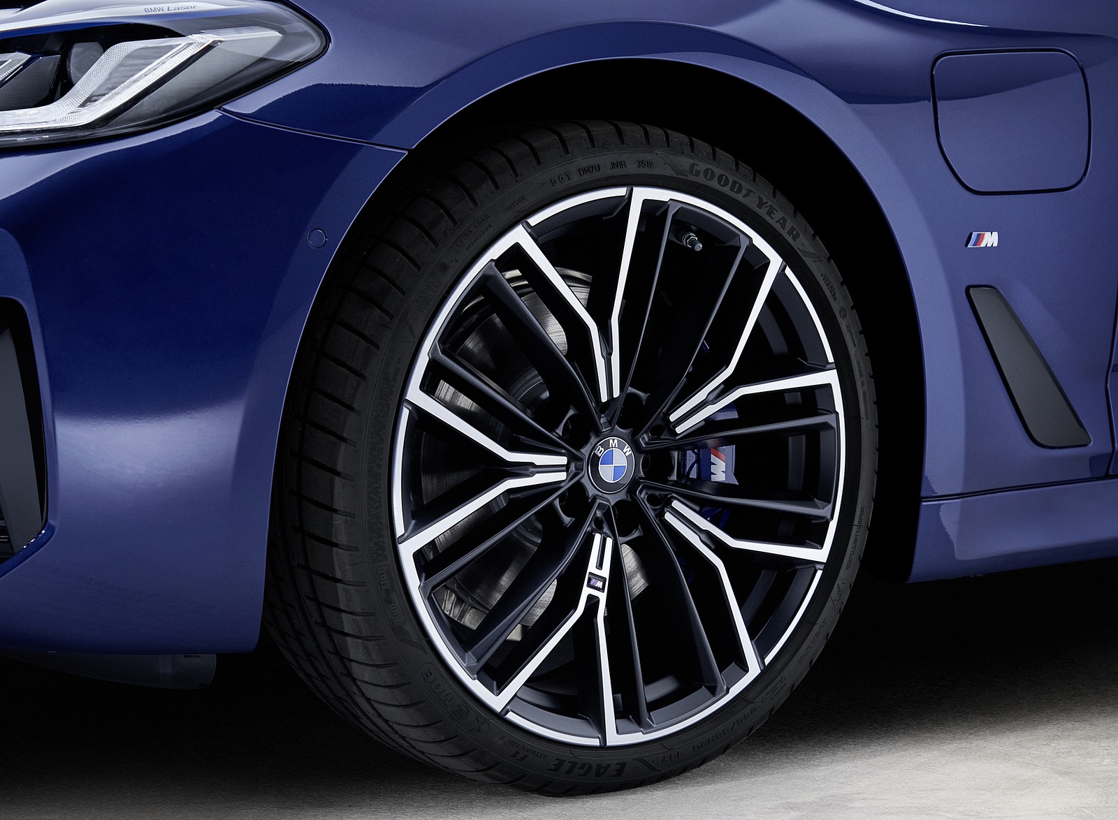 2021 BMW 530e xDrive Plug-In Hybrid Wheel Wallpapers #25 of 92