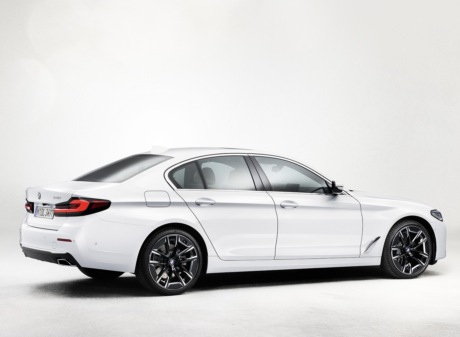 2021 BMW 540i Rear Three-Quarter Wallpapers #12 of 44