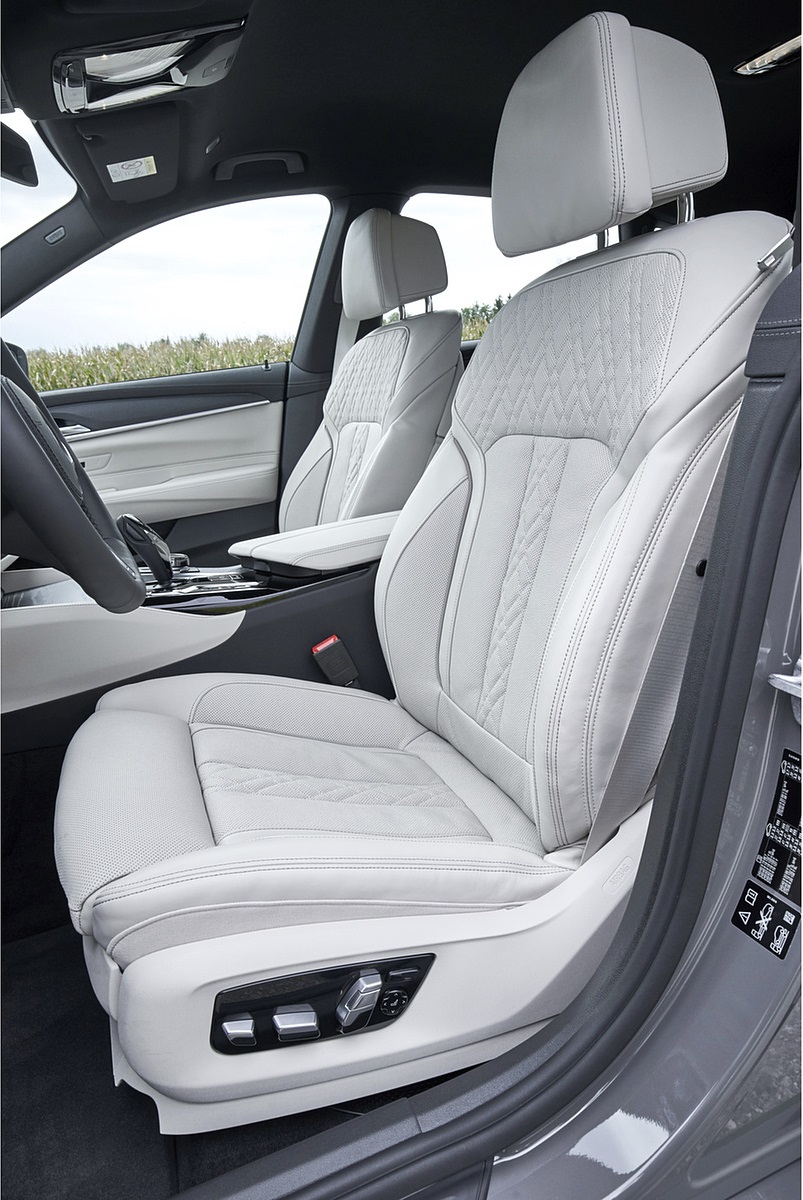 2021 BMW 6 Series Gran Turismo Interior Front Seats Wallpapers #60 of 102