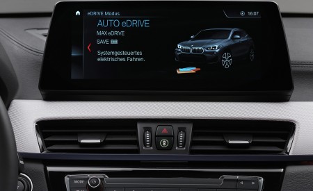 2021 BMW X2 xDrive25e Plug-In Hybrid Central Console Wallpapers 450x275 (51)