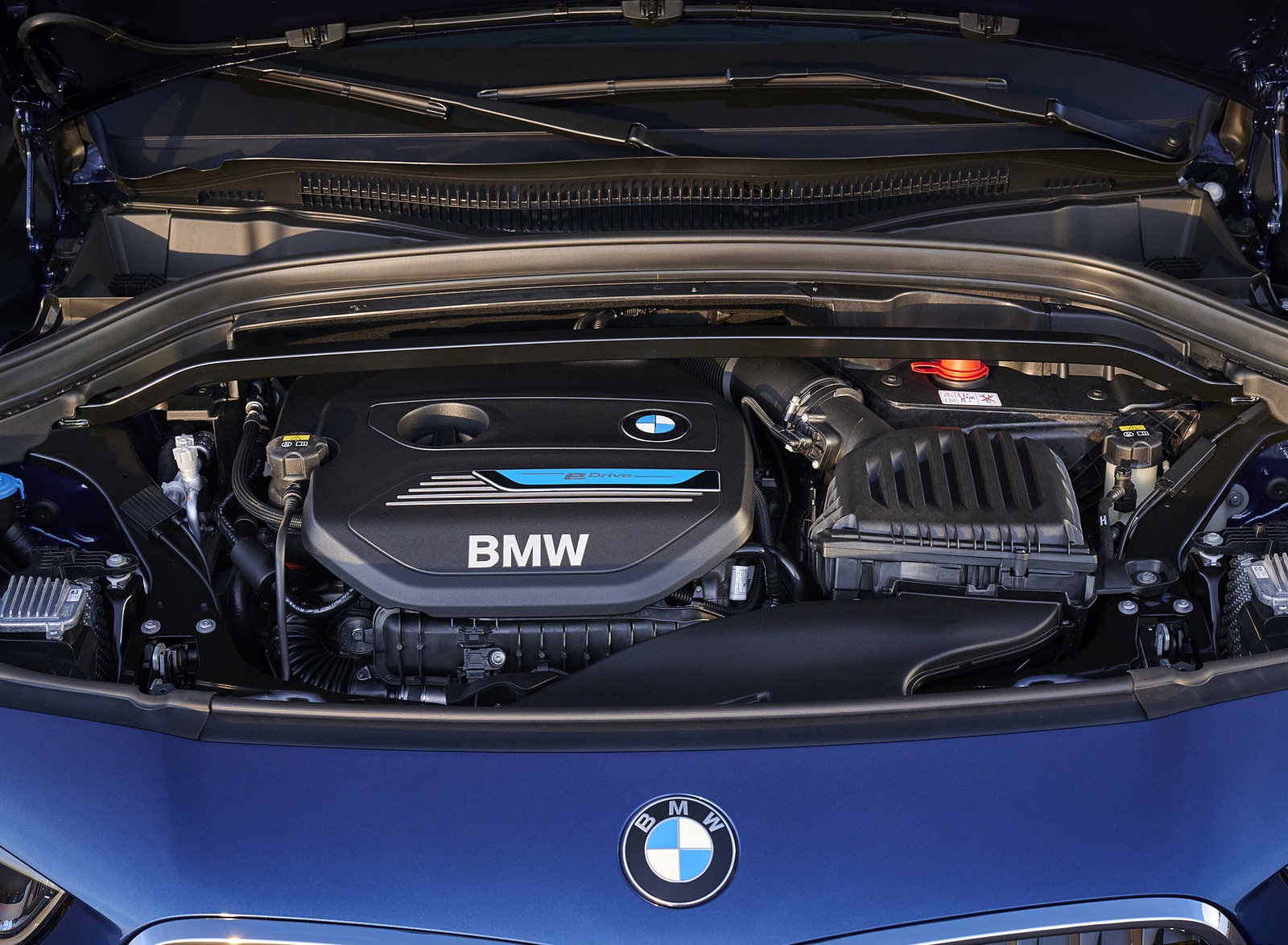 2021 BMW X2 xDrive25e Plug-In Hybrid Engine Wallpapers #43 of 54