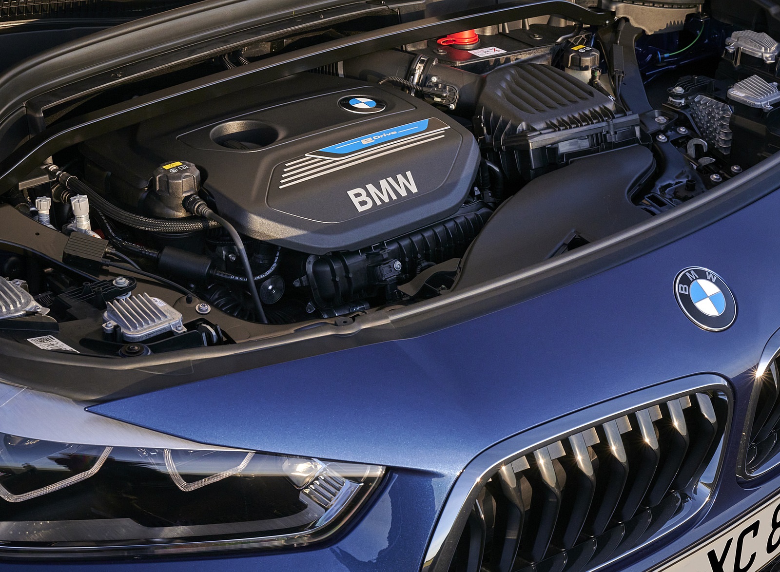 2021 BMW X2 xDrive25e Plug-In Hybrid Engine Wallpapers #42 of 54