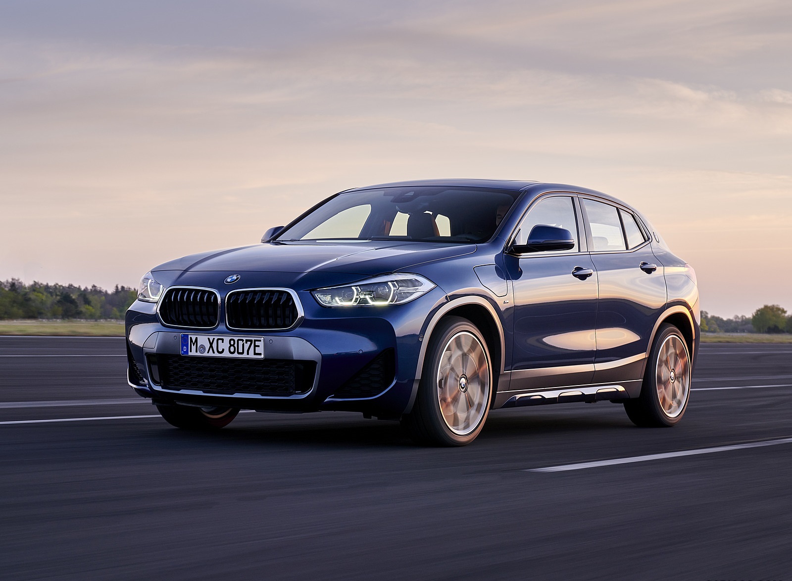 2021 BMW X2 xDrive25e Plug-In Hybrid Front Three-Quarter Wallpapers  #14 of 54