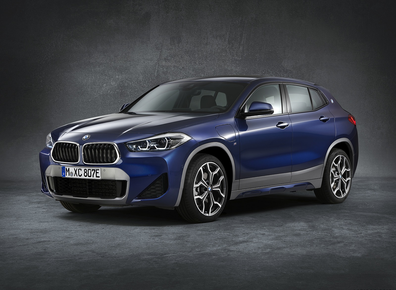 2021 BMW X2 xDrive25e Plug-In Hybrid Front Three-Quarter Wallpapers #27 of 54