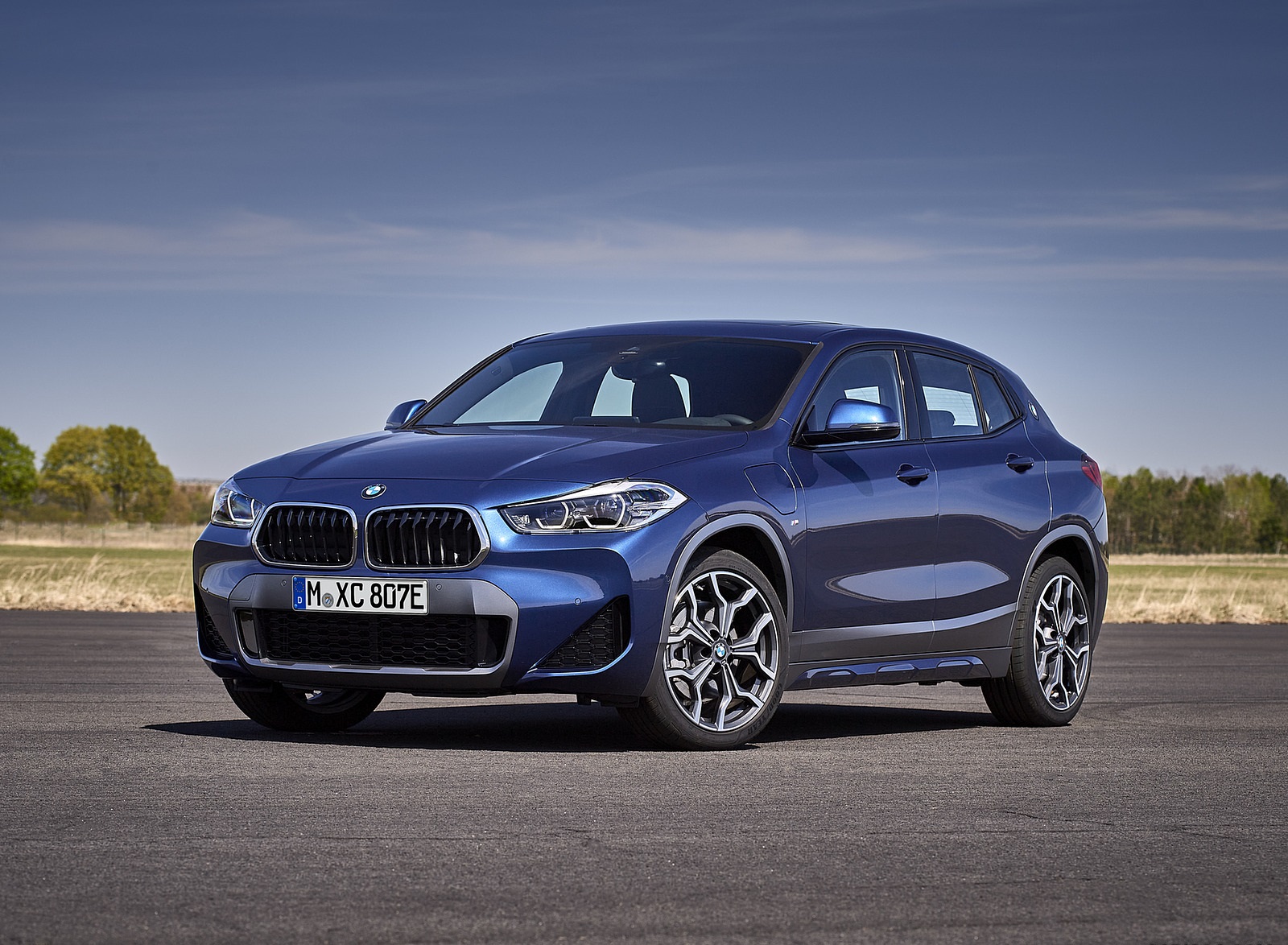 2021 BMW X2 xDrive25e Plug-In Hybrid Front Three-Quarter Wallpapers #20 of 54
