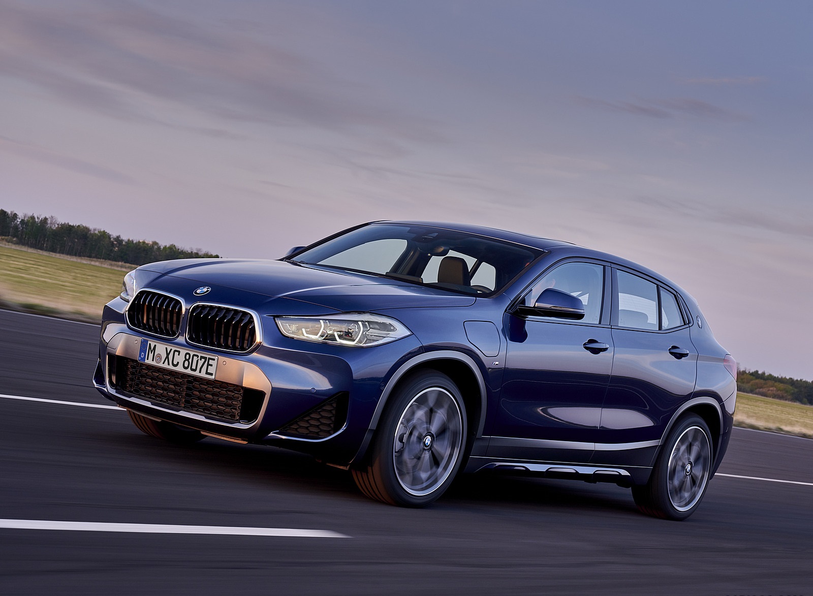 2021 BMW X2 xDrive25e Plug-In Hybrid Front Three-Quarter Wallpapers #13 of 54